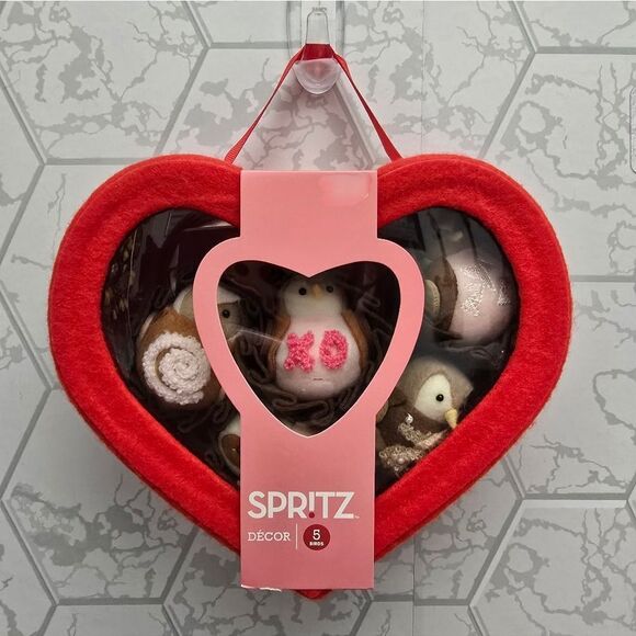 NWT Featherly Friends" Chocolate Box 2025 Valentine's Day Decorative Birds lot - Picture 3 of 7